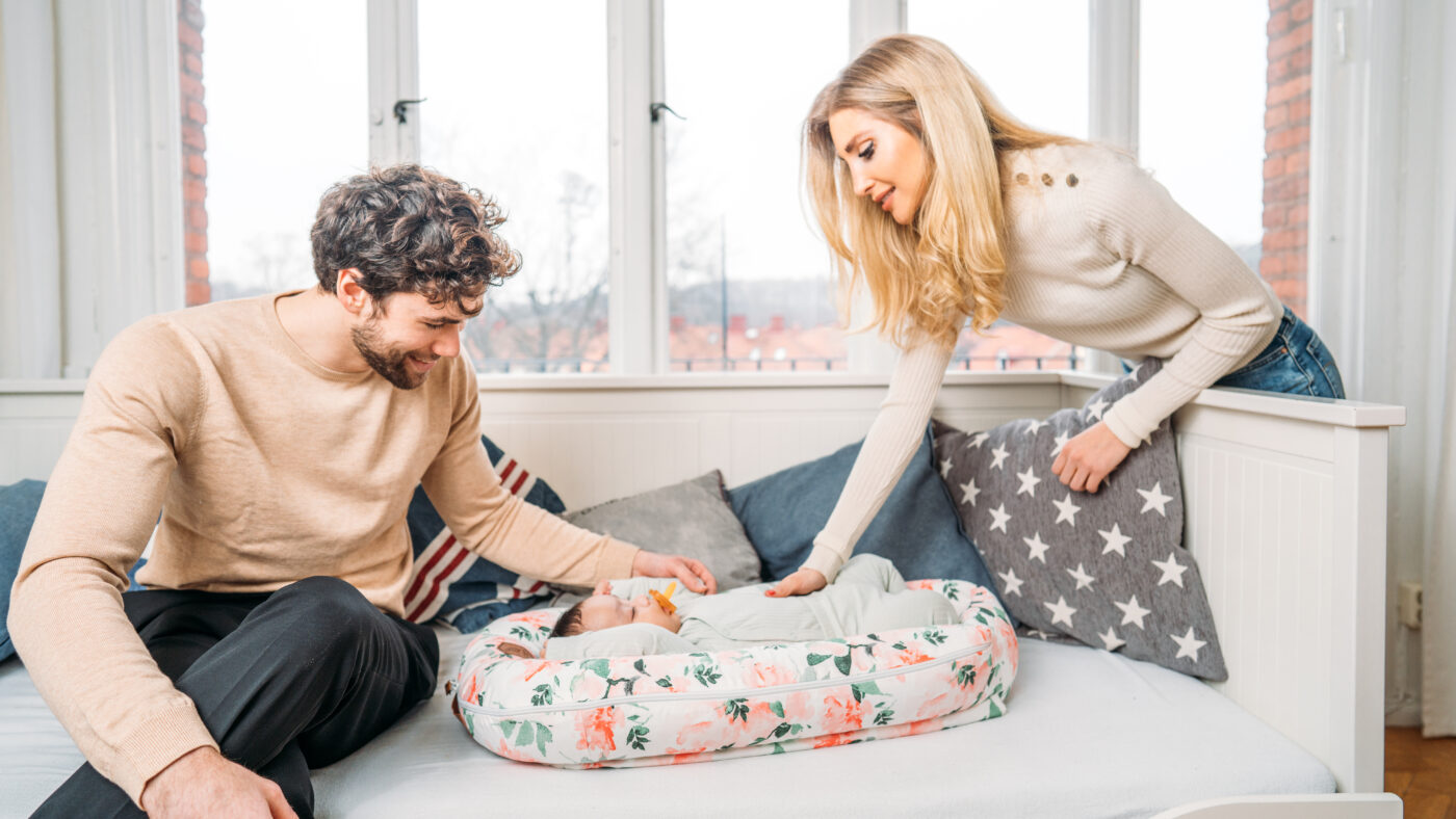 Baby nest playtime and tummy time